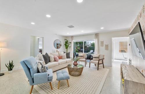 Coral Ridge Isles House | Charming Coral Ridge 2BR 2BA Near Beach plus Pool