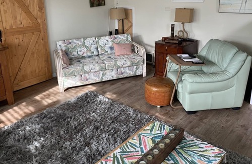 Ormond Beach Cottage | Charming Cottage Close to Beach and All Daytona Attractions.