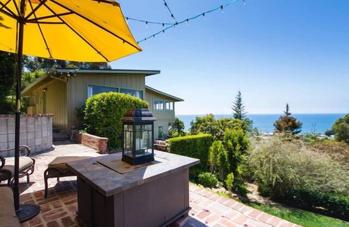 Diamond Crestview Cottage | Charming Cottage with Beautiful Ocean Views