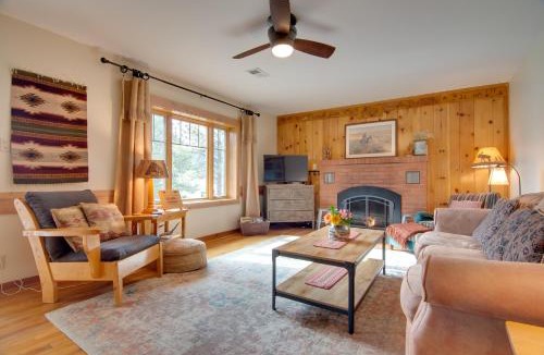 Estes Park House | Charming Estes Park Cabin w/2 Private Patios!