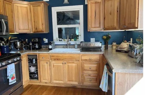 Arcata House | Charming Family Retreat in Town