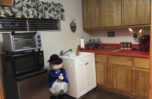 Lake Arrowhead Cottage | Charming guesthouse Get-a-Way