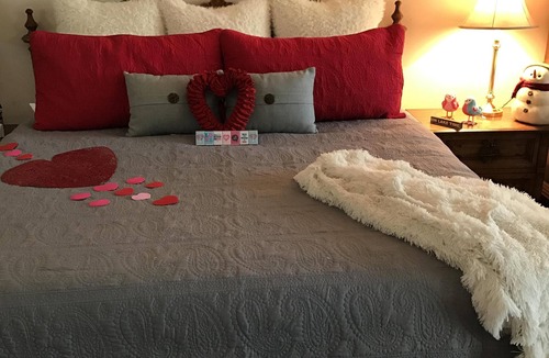 Lake Arrowhead Cottage | Charming guesthouse Get-a-Way