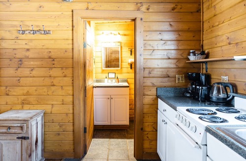 Pitkin County Cabin | Charming Historic Mountain Cabin at Dreamy Art & Nature Retreat Center