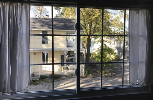 Lakeside House | Charming Lakeside OH Cottage with Lake Views, steps to Park & Shopping