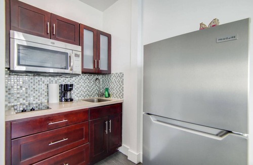 Flamingo/Lummus Condo | Charming Large Studio Near Ocean Dr - South Beach