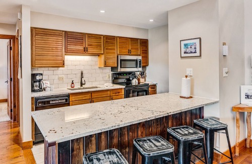 Steamboat Springs Ski Chalet | Charming mountain condo with great views, sauna, pool, and hot tub