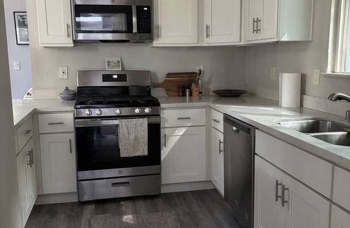 Ben Lomond House | Charming mountain get away 1-bedroom house in cool Ben Lomond with WiFi
