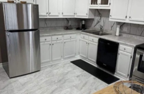 Fairview Park Apartment | Charming new 2-bedroom apartment with AC and WiFi in lovely Fairview Park