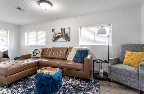 Erie House | Charming Old Town Erie Retreat-Mountain Views!