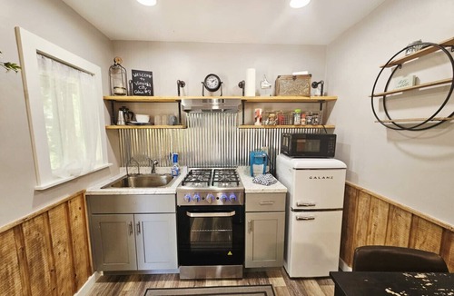 Glenwood Springs Cabin | Charming Remodeled Cabin #9 Fire Pit, Near Springs