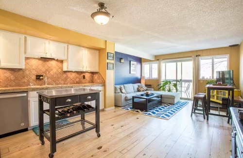 Lower Arapahoe Condo | Charming, remodeled 2-bedroom condo with WiFi, AC in gorgeous Boulder