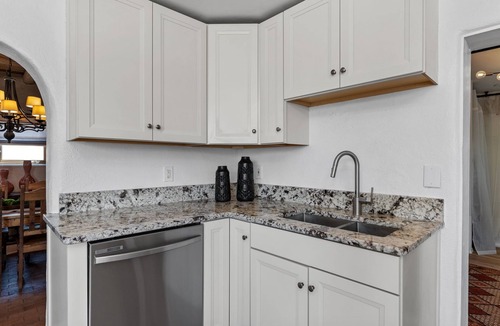 Downtown Santa Fe House | Charming SF Railyards home w beautiful outdoor spaces, fireplace, chef’s kitchen