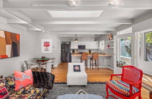 Aspen House | Charming Single-Level 3 Bed House in the desirable Cemetery Lane Neighborhood