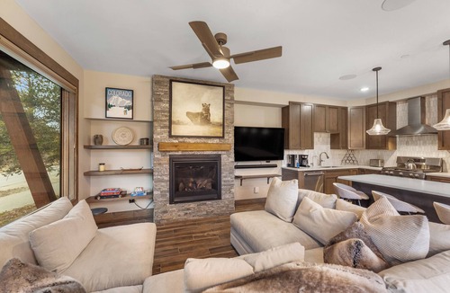 Lakeside Village Condo | Charming Ski Condo Near Keystone with Fireplace & Scenic Balcony
