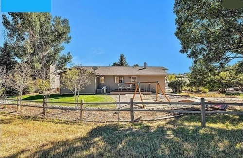 Gleneagle House | Charming Spacious Home- Close to the USAFA & Ford Amphitheater