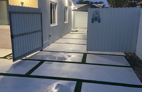 Hialeah Apartment | Charming studio in lovely Hialeah with AC, WiFi