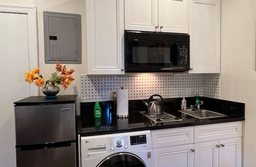 Boyle Heights Apartment | Charming Studio Near Downtown LA * W/D * AC * WIFI