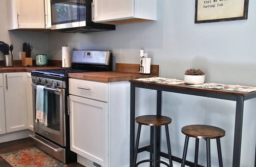 Lakewood House | Charming upper duplex, walking distance of dining and Lakewood fun!