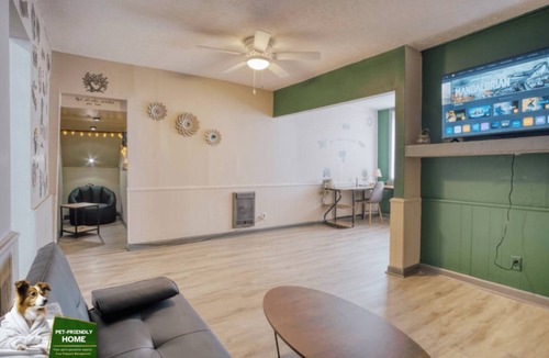 Windsor Park Apartment | Charming Windsor Park Stay 1BR 1BA w Workspace