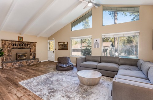 Mariposa Ski Chalet | Charming Yosemite Chalet w/ Pool & Views