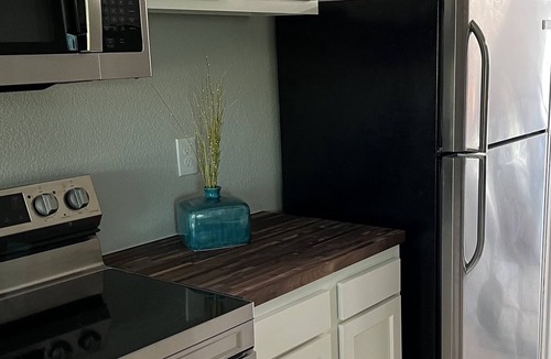 Baseline Sub House | Cheerful 2 bedroom townhouse across street from CU