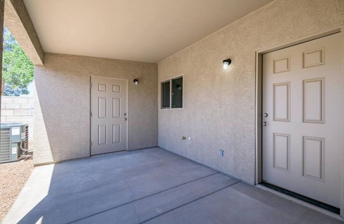 Kingman House | Cheerful New 1 Bed 1 Bath Home-Centrally Located