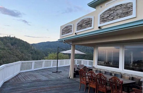 Saratoga Villa | Cheerful, Private, Large Villa with Gorgeous View