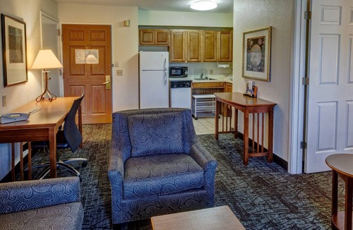 Glendale Condo | Cherry Creek Suite | Outdoor Pool, Hot Tub + Gym