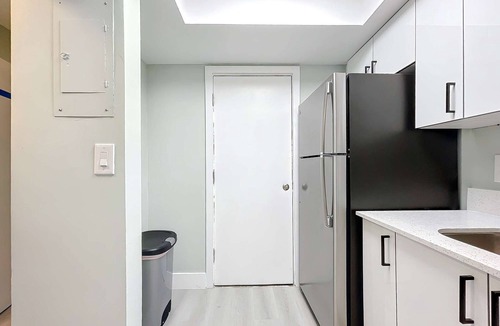 Lauderdale Harbours Condo | Chic 2BR with Pool & Modern Amenities