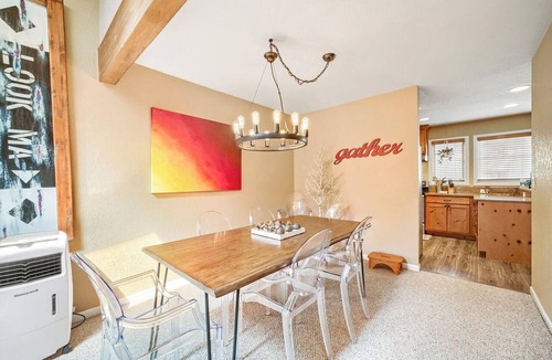 Intermountain Condo | Chic 3-Level Condo w/Private Deck, Hot Tub & BBQ