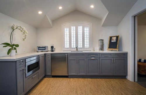 Montecito House | Chic Casita | Near Downtown | Short Walk to Beach