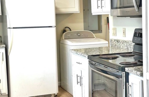 Hudson Apartment | Chic Chalet of Boston Mills - Historic Hudson