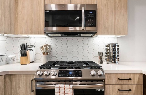 Santa Ana Heights Apartment | Chic & Cozy Condo | South Coast | Mins to Irvine