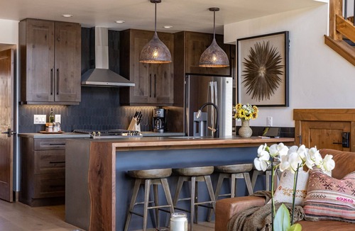 Estes Park Cabin | Chic Lakefront Cabin - Best Views! Jacuzzi, Two Patios, Indoor/Outdoor Fireplace
