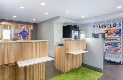 Clarion Hotel | Chic & Practical Room w/Breakfast Perfect for a Quiet Weekend Stay Near Stadium