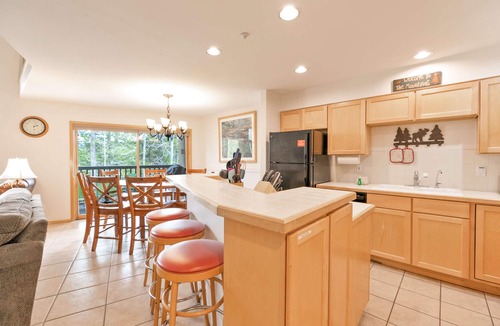 Breckenridge House | Chimney Ridge Sunflower Townhome: Walk to Lift, Private Hot Tub