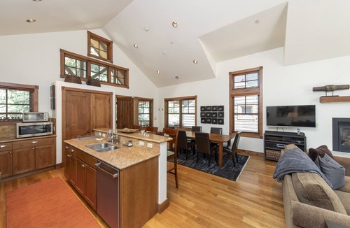 West End Condo | Christiana Lodge Unit 201C | Light-filled luxury condo with views of Aspen Mountain