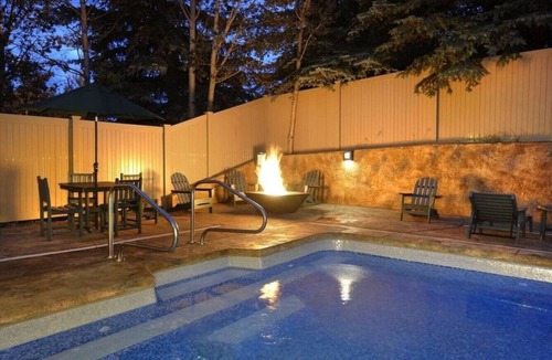 Avon Hotel | Christie Lodge Winter's Best.
