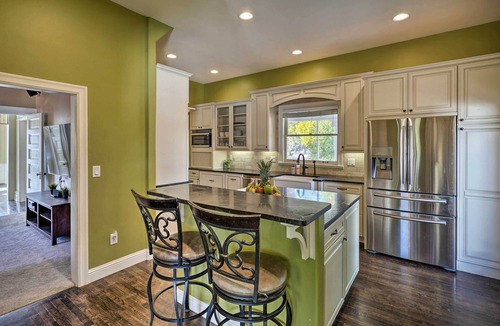 Canon City Cottage | Classic Cañon City Getaway - 13 Mi to Royal Gorge!