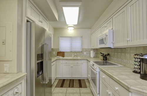 Downtown Condo | Classic California Oceanfront Living