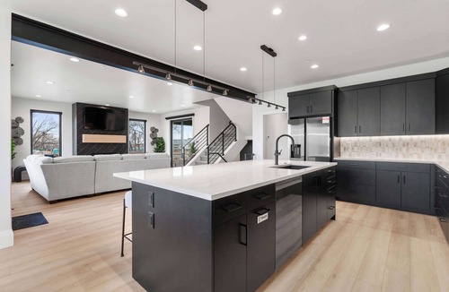 Old Town North House | Classy Corner Retreat | Hot Tub + Fireplace