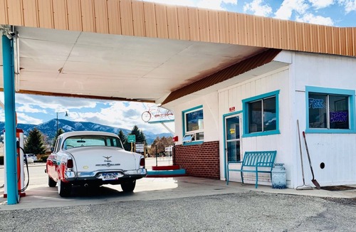 Salida Hotel | Clean, central, Retro Inspired Salida Motel 3