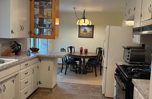 Visalia House | Clean, Comfortable & Quiet House in Visalia