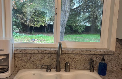 Visalia House | Clean, Comfortable & Quiet House in Visalia
