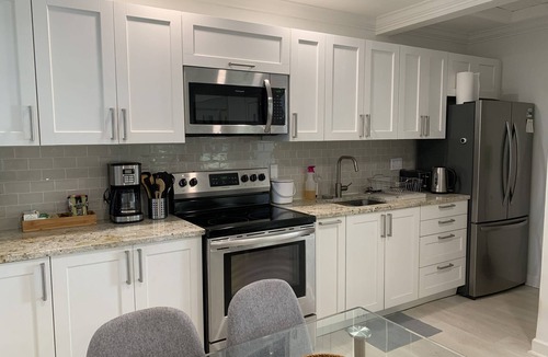 Tarpon River Cottage | Clean, Contemporary & Charming! 2/2 Cottage – Central Ft Lauderdale Near Beach