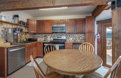 Telluride Hotel | Clean, Spacious Suite in Prime Riverside Location