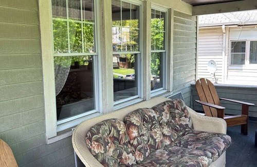 Cleveland Apartment | Cleveland Clinic, 7 minutes from: Rex2