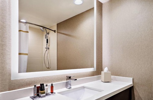 Warrensville Heights Hotel | Cleveland Marriott East
