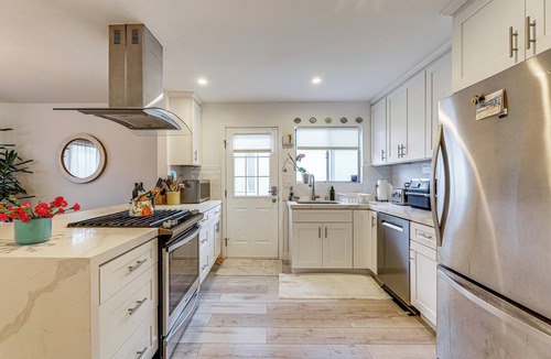 North Redondo House | Close to Shore, Malls & SoFi! Redondo Beach Home